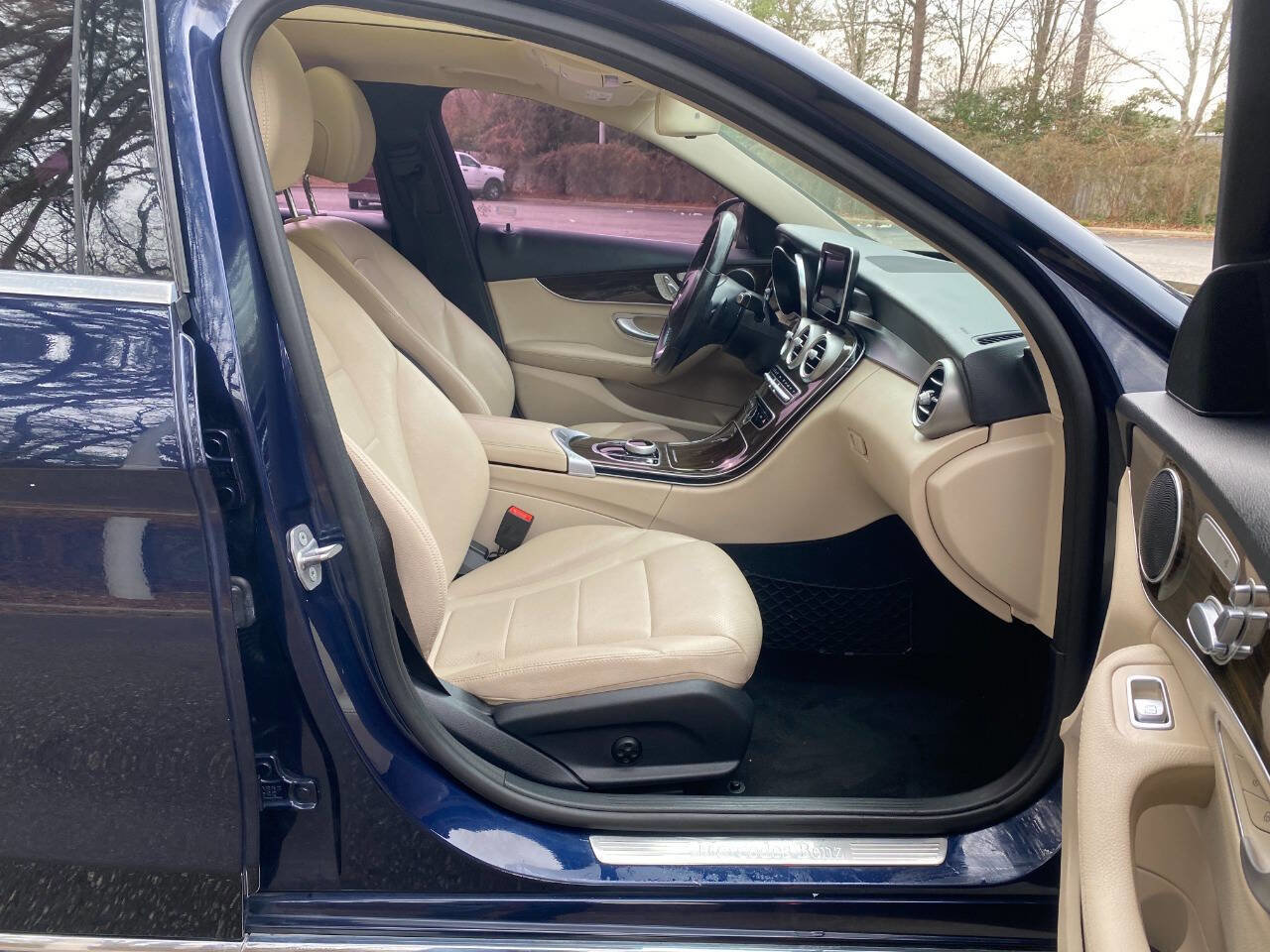 Used 2017 Mercedes-Benz C 300 4MATIC Sedan image 44