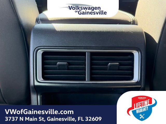 Used 2025 Volkswagen Atlas Cross Sport SE image 13