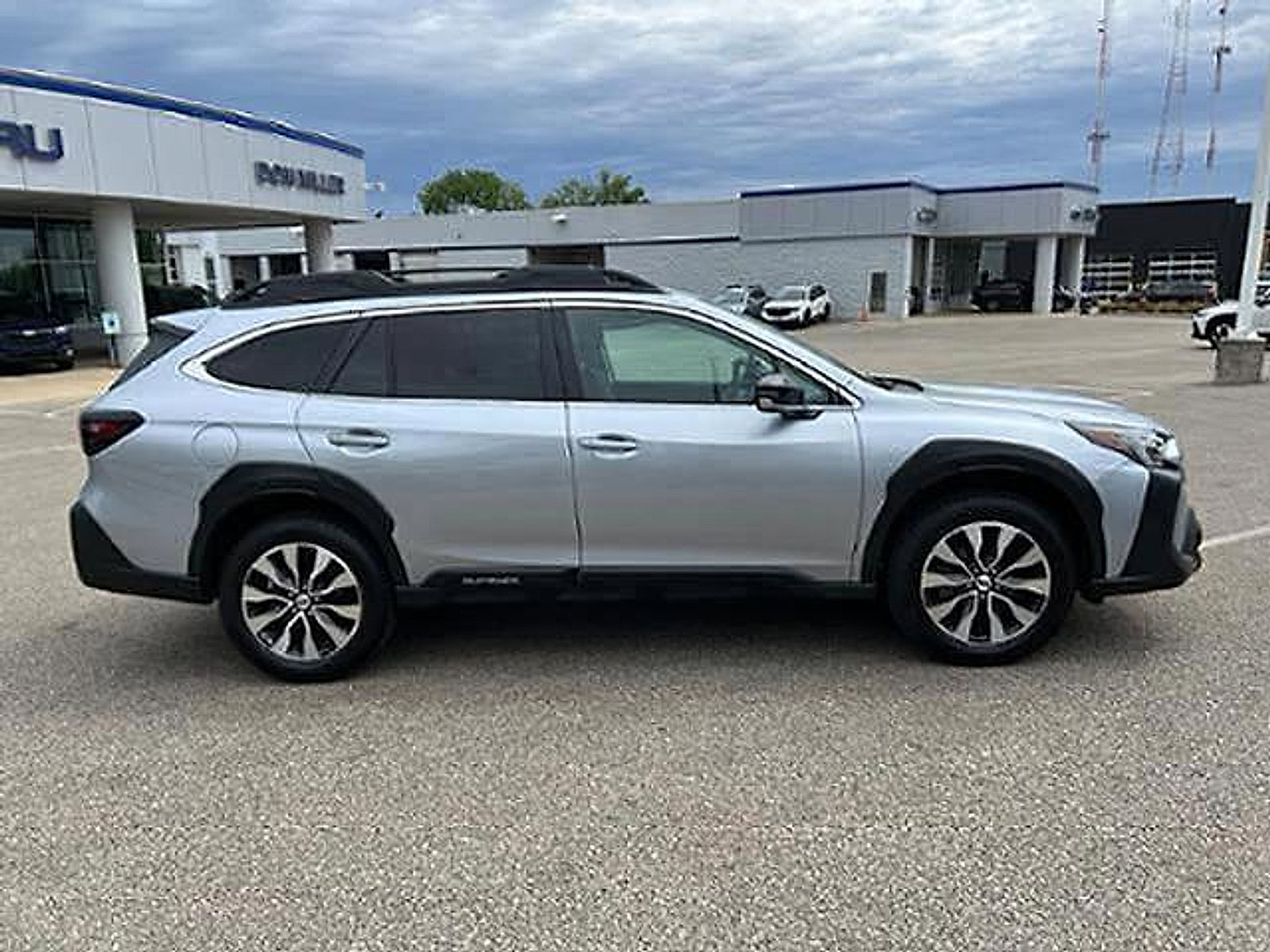 Certified 2025 Subaru Outback Limited AWD/4WD image 8