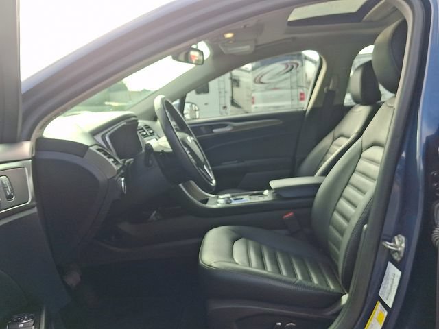 Used 2018 Ford Fusion SE w/ Fusion SE Technology Package FWD image 13