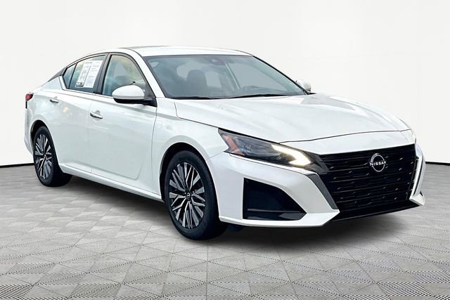 Used 2023 Nissan Altima 2.5 SV