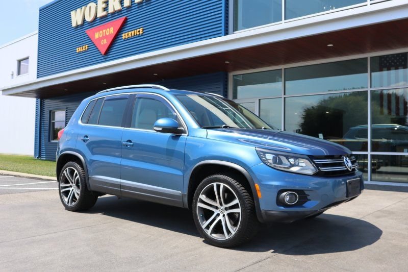 Used 2017 Volkswagen Tiguan SEL AWD/4WD image 1