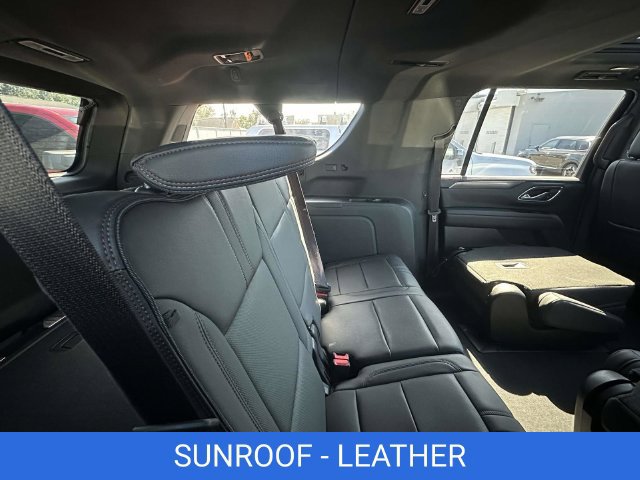 Certified 2024 Chevrolet Suburban RST w/ Luxury Package AWD/4WD image 3