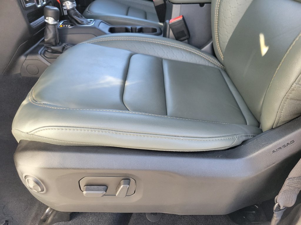 Used 2024 Jeep Wrangler High Altitude AWD/4WD image 17