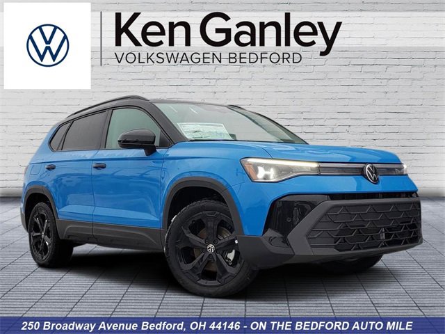 New 2025 Volkswagen Taos SE image 1
