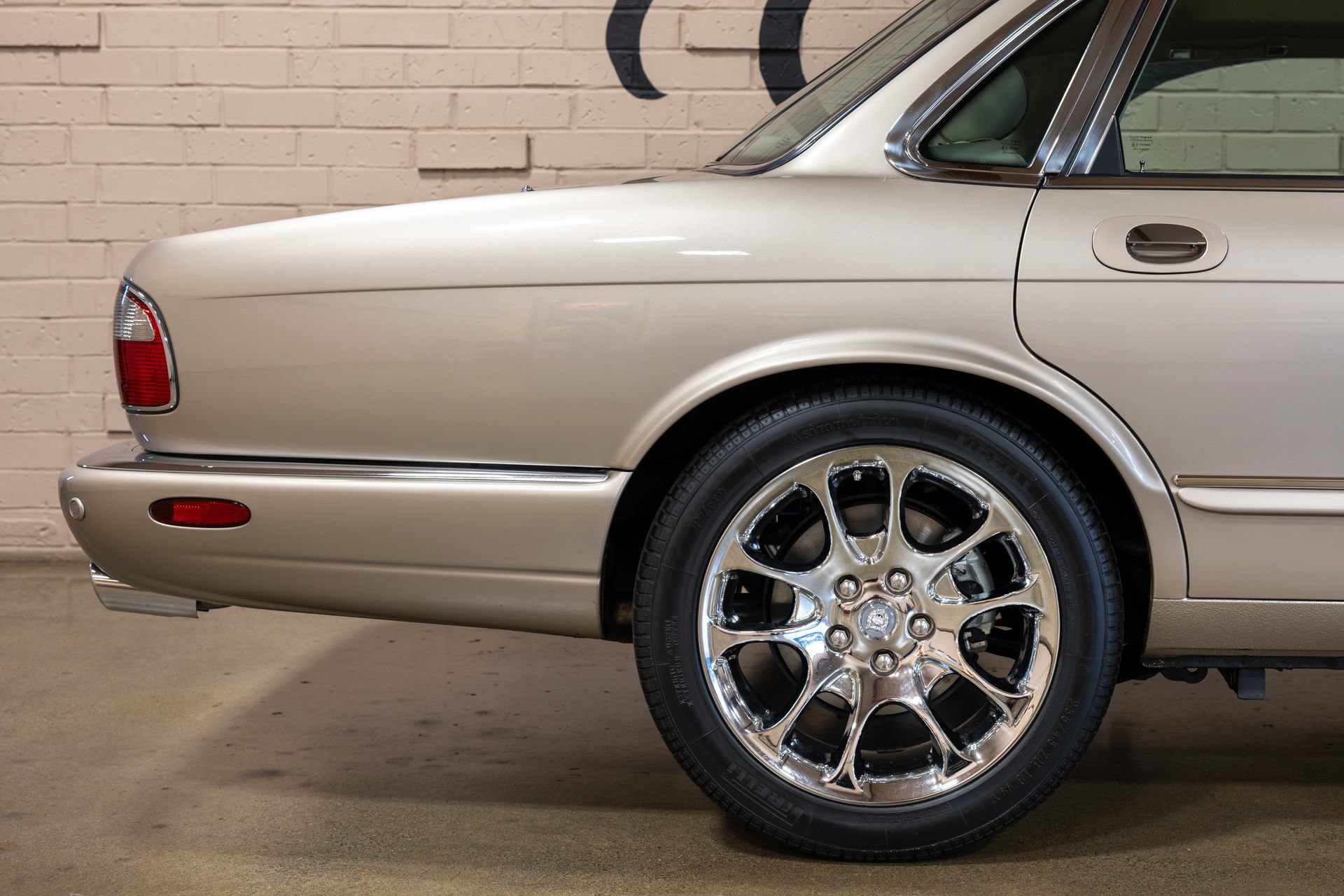 Used 2001 Jaguar XJ Supercharged RWD image 23