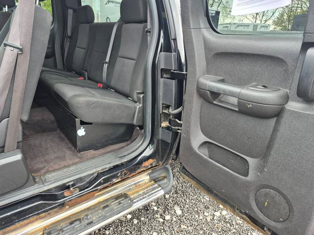 Used 2012 GMC Sierra 2500 SLE w/ SLE Preferred Package AWD/4WD image 8