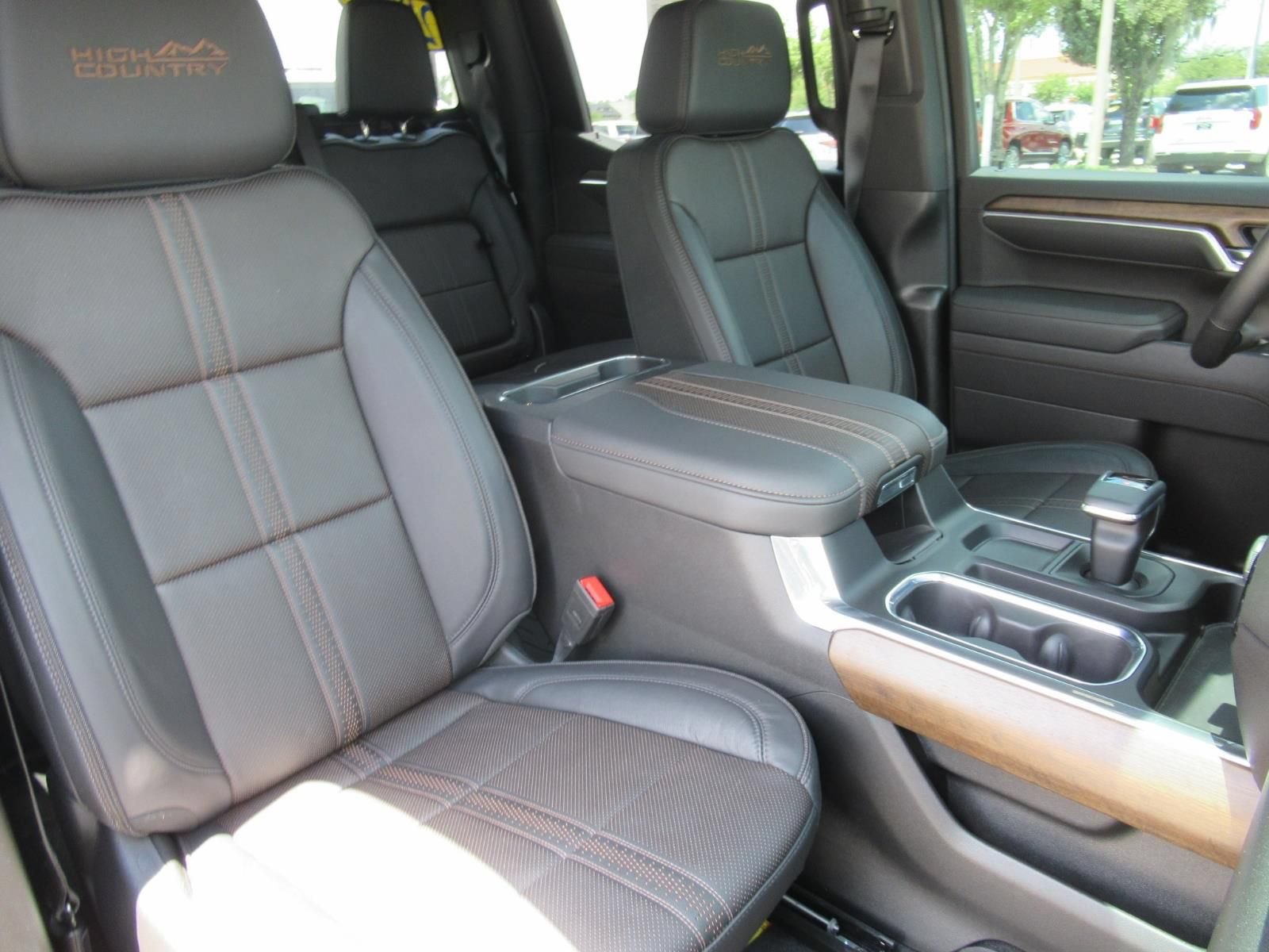 Used 2026 Chevrolet Silverado 1500 High Country w/ Midnight Edition RWD image 9