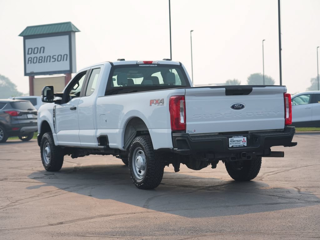 Used 2023 Ford F250 XL w/ FX4 Off-Road Package AWD/4WD image 5