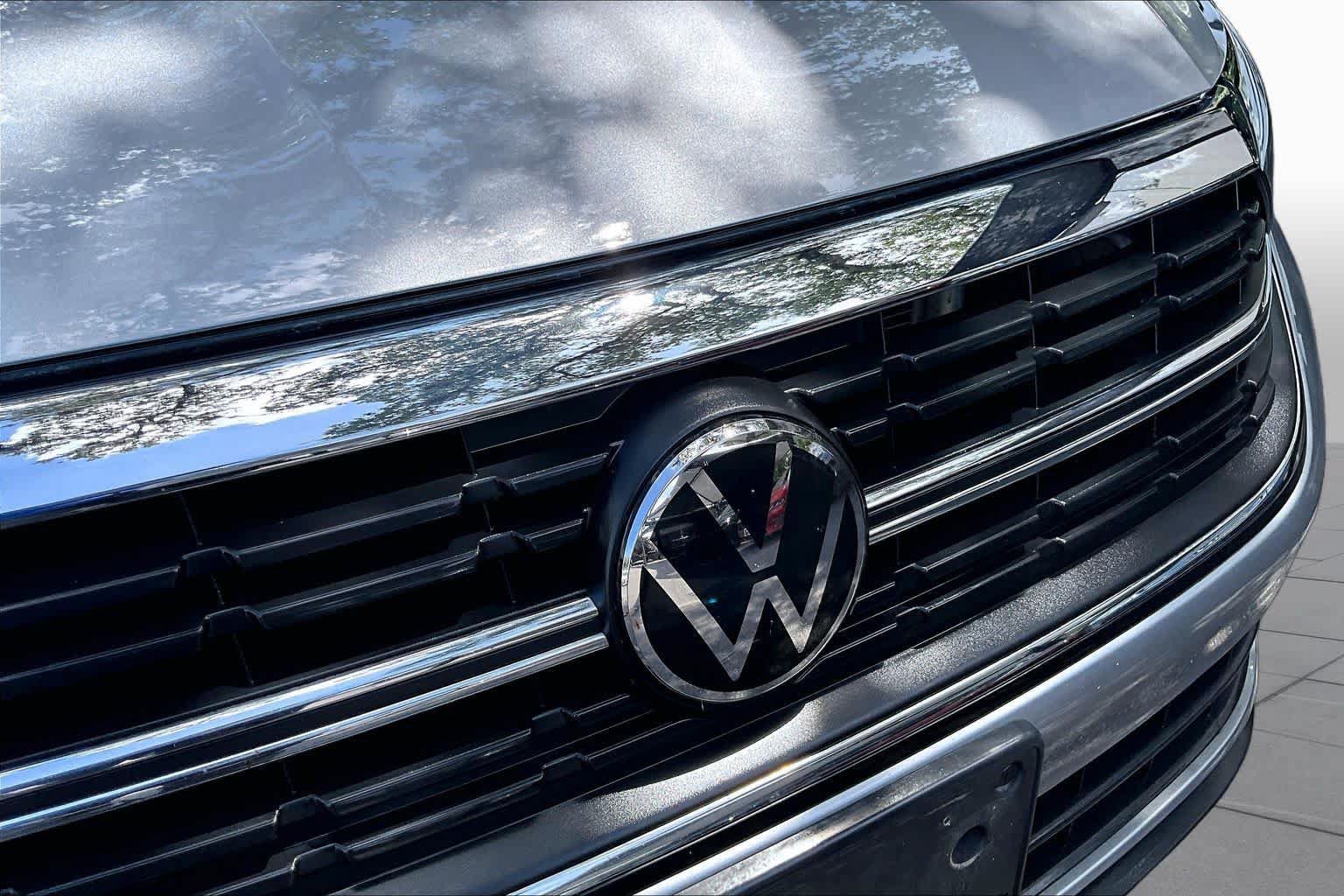 Used 2023 Volkswagen Jetta SE FWD image 32