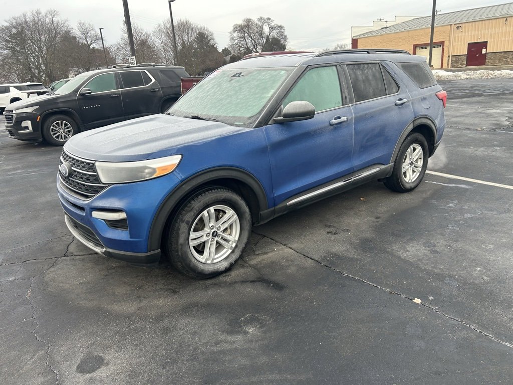 Used 2022 Ford Explorer XLT w/ Equipment Group 202A image 8