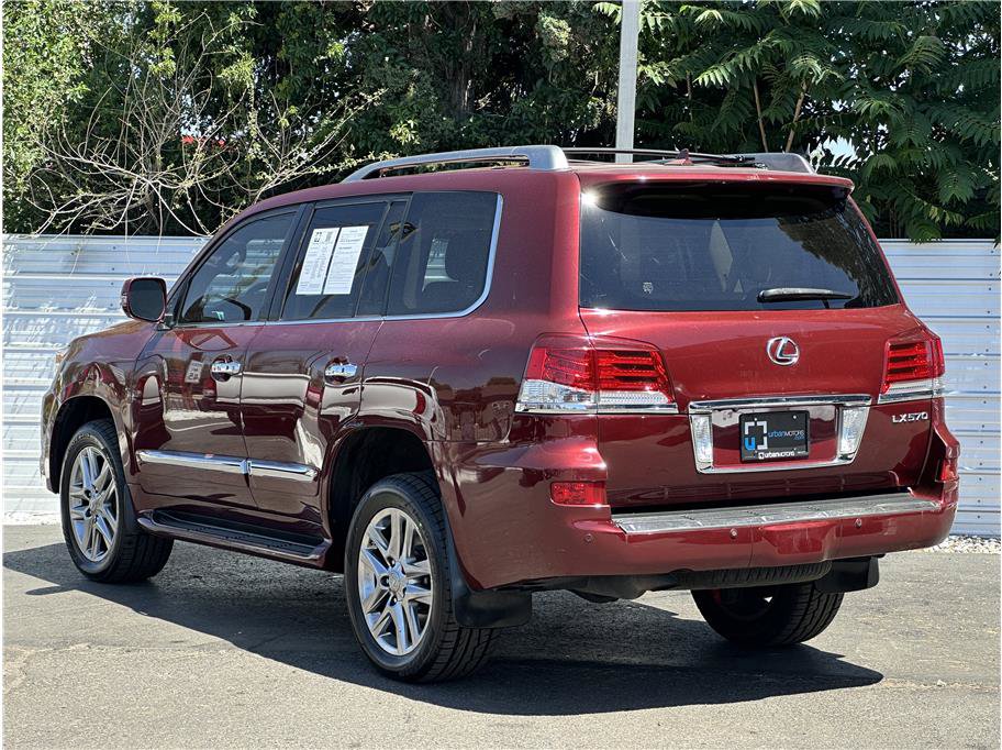 Used 2013 Lexus LX 570 4WD w/ Luxury Pkg image 3