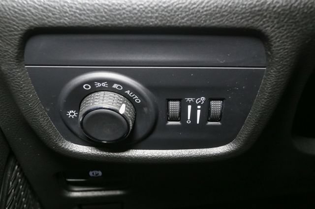 Used 2023 Jeep Grand Cherokee Altitude AWD/4WD image 36