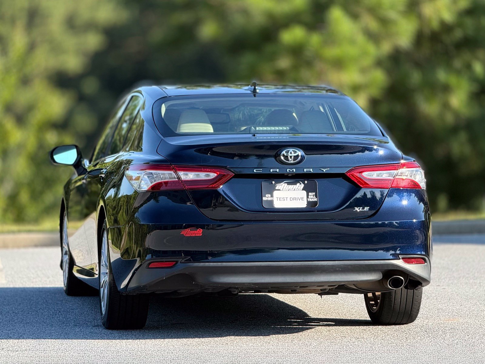 Used 2019 Toyota Camry XLE w/ Carpet Mat Package FWD image 5