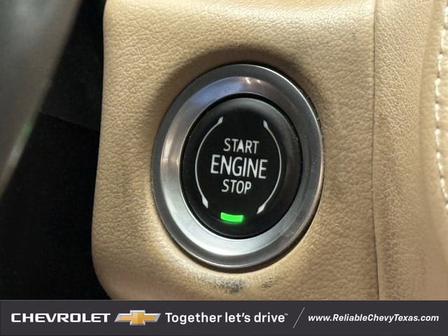 Used 2021 Chevrolet Suburban Premier w/ Premium Package AWD/4WD image 22