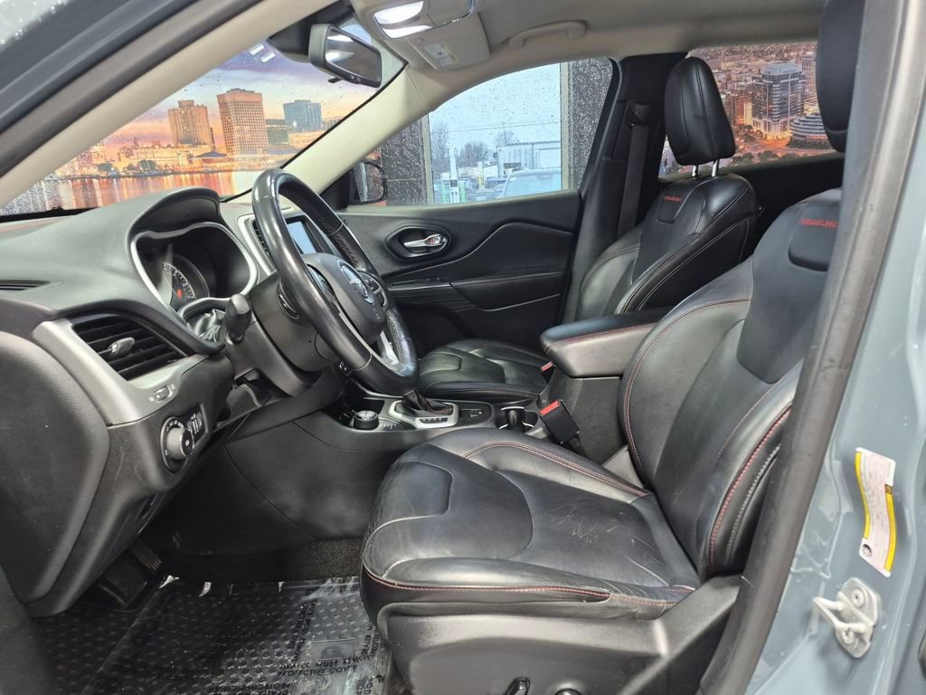 Used 2015 Jeep Cherokee Trailhawk w/ Leather Interior Group image 2