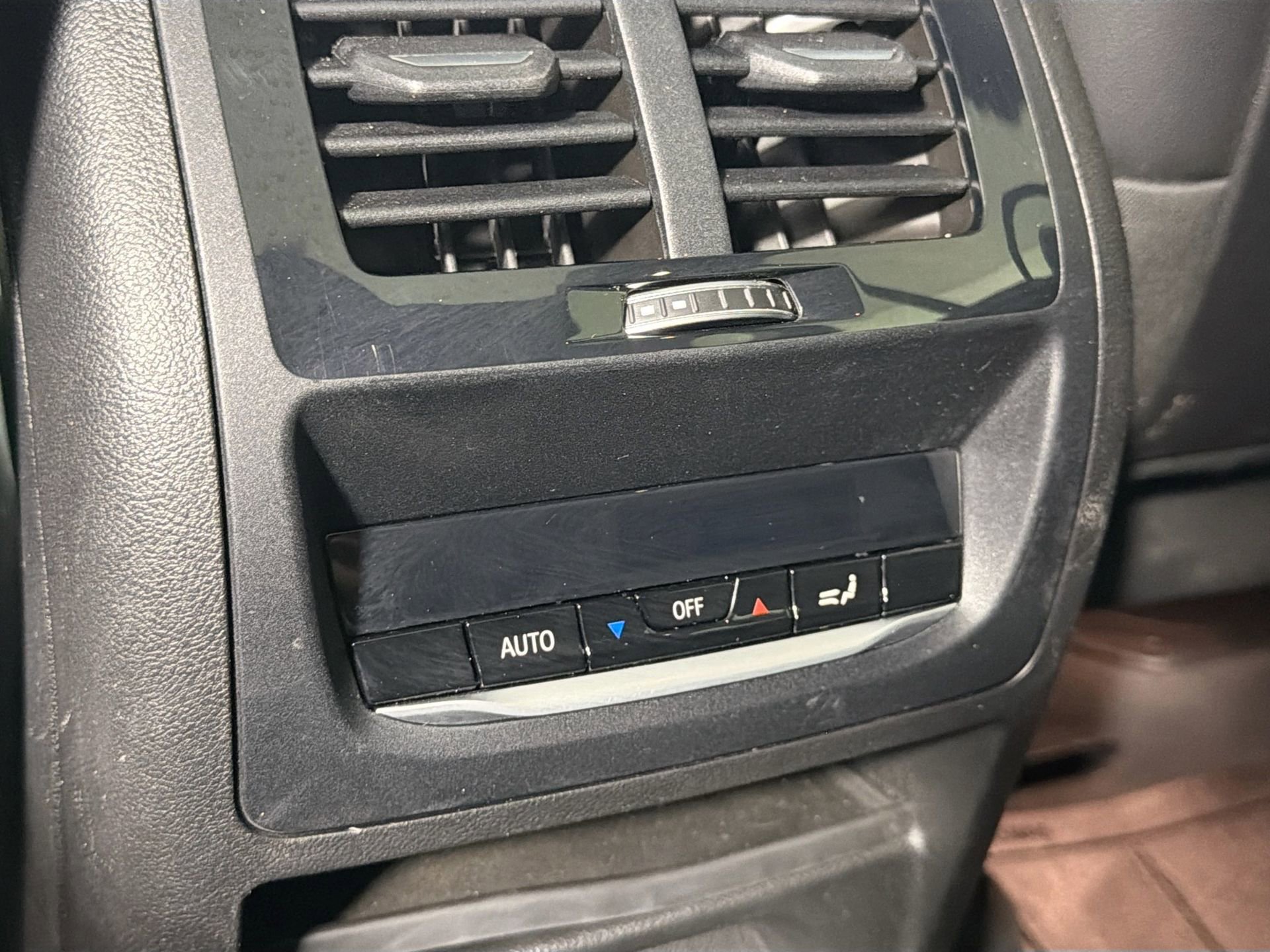 Certified 2024 BMW X3 xDrive30i w/ Convenience Package image 26