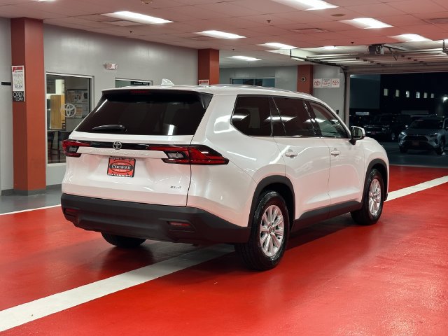 Certified 2025 Toyota Grand Highlander FWD image 4