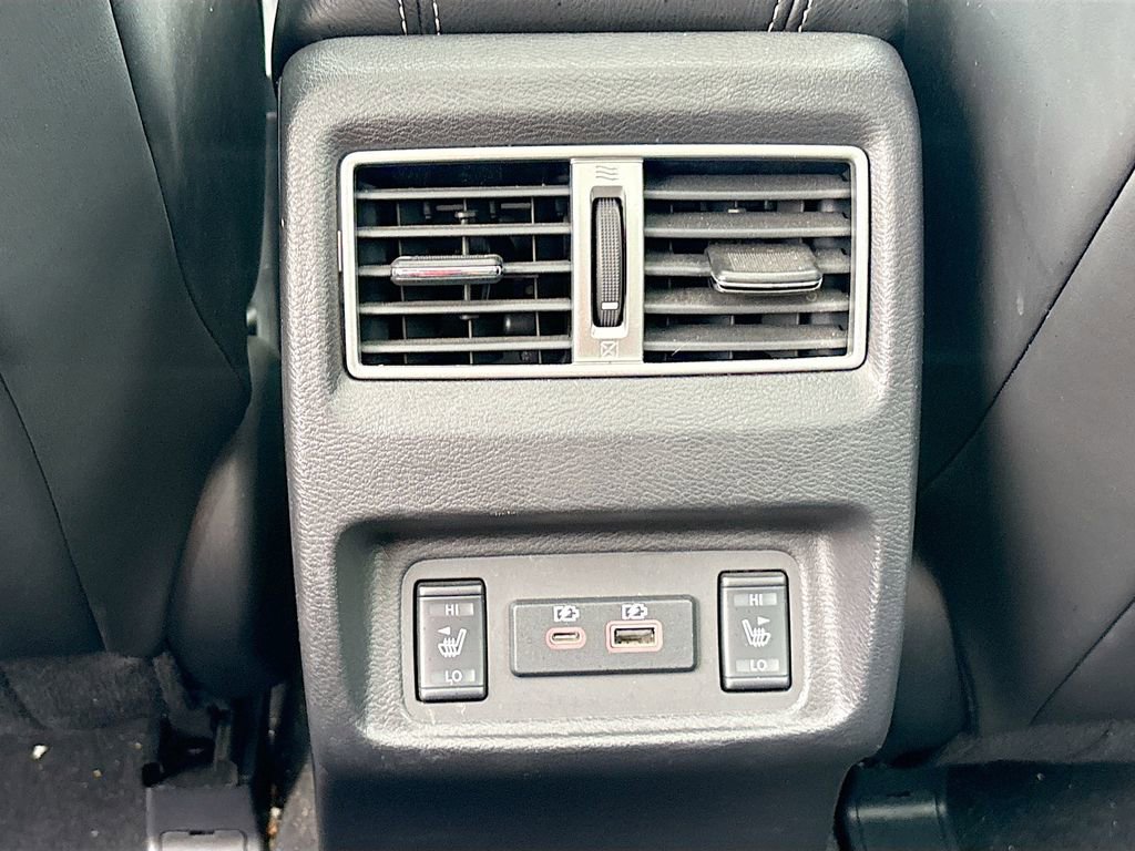Used 2023 Nissan Maxima Platinum w/ Sport Mat Group FWD image 26