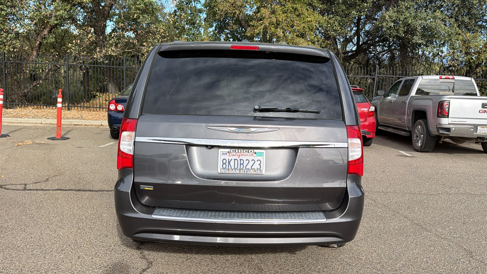Used 2015 Chrysler Town & Country Touring FWD image 6