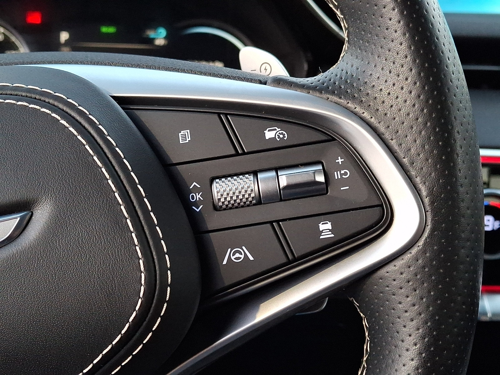 Certified 2023 Genesis Electrified GV70 AWD/4WD image 25