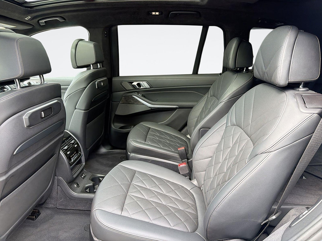 Used 2024 BMW X7 xDrive40i w/ M Sport Package AWD/4WD image 25