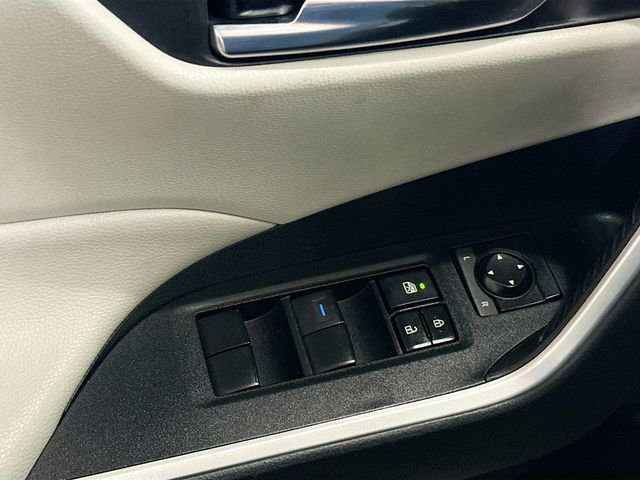 Used 2021 Toyota RAV4 XLE AWD/4WD image 18