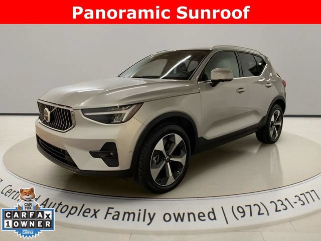 Used 2025 Volvo XC40 B5 Plus AWD/4WD image 1