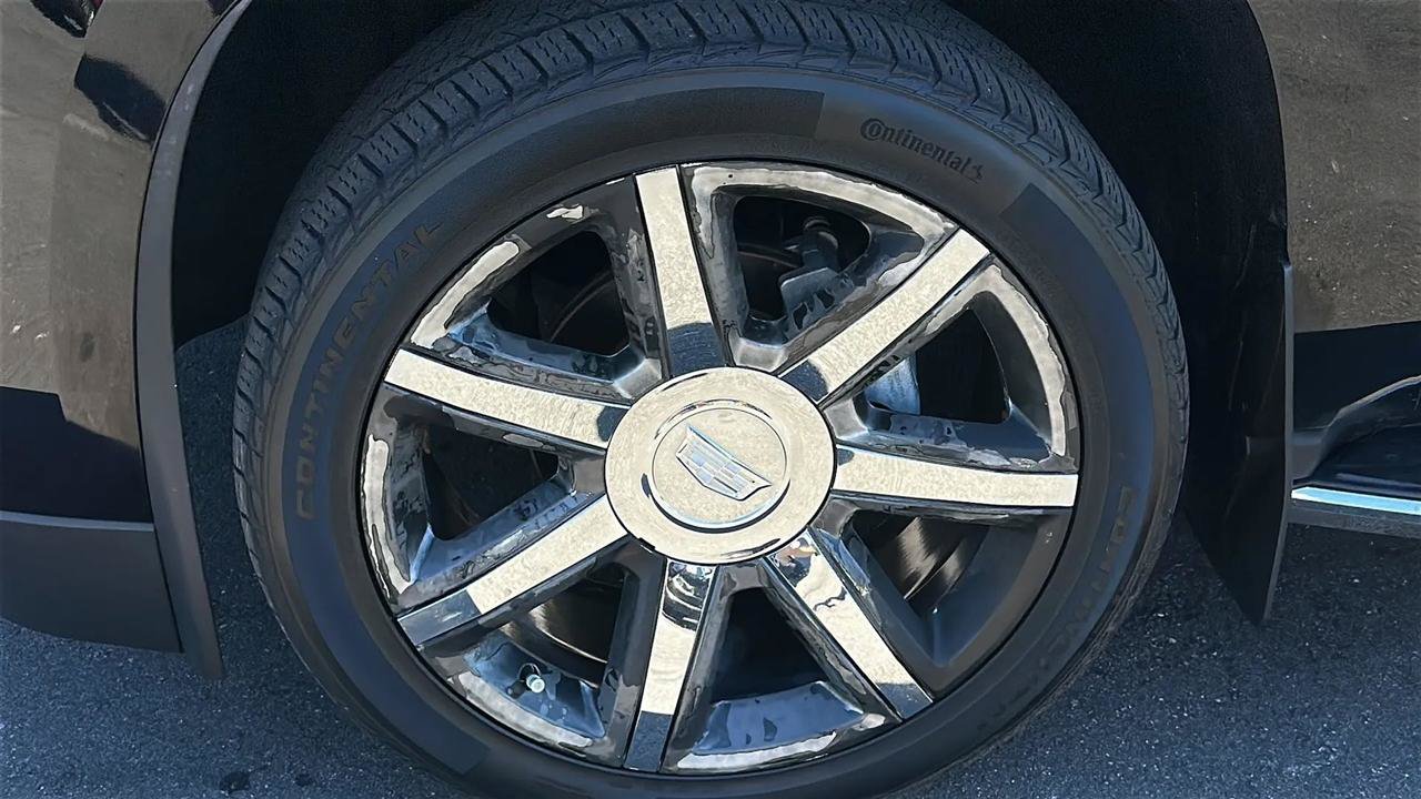 Used 2015 Cadillac Escalade Luxury AWD/4WD image 18