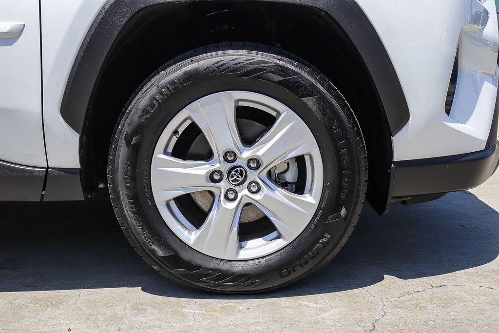 Used 2021 Toyota RAV4 XLE w/ Carpet Mat Package (TMS) FWD image 12