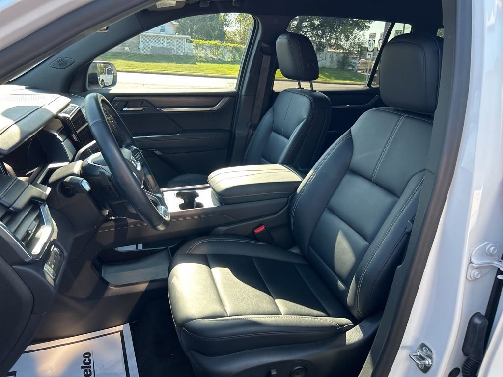 Used 2024 GMC Acadia Elevation image 28