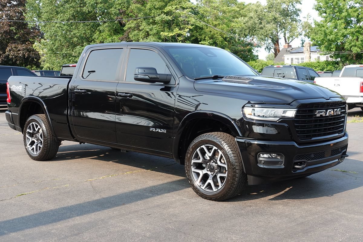 Used 2025 RAM 1500 Laramie w/ Sport Appearance Package AWD/4WD image 4