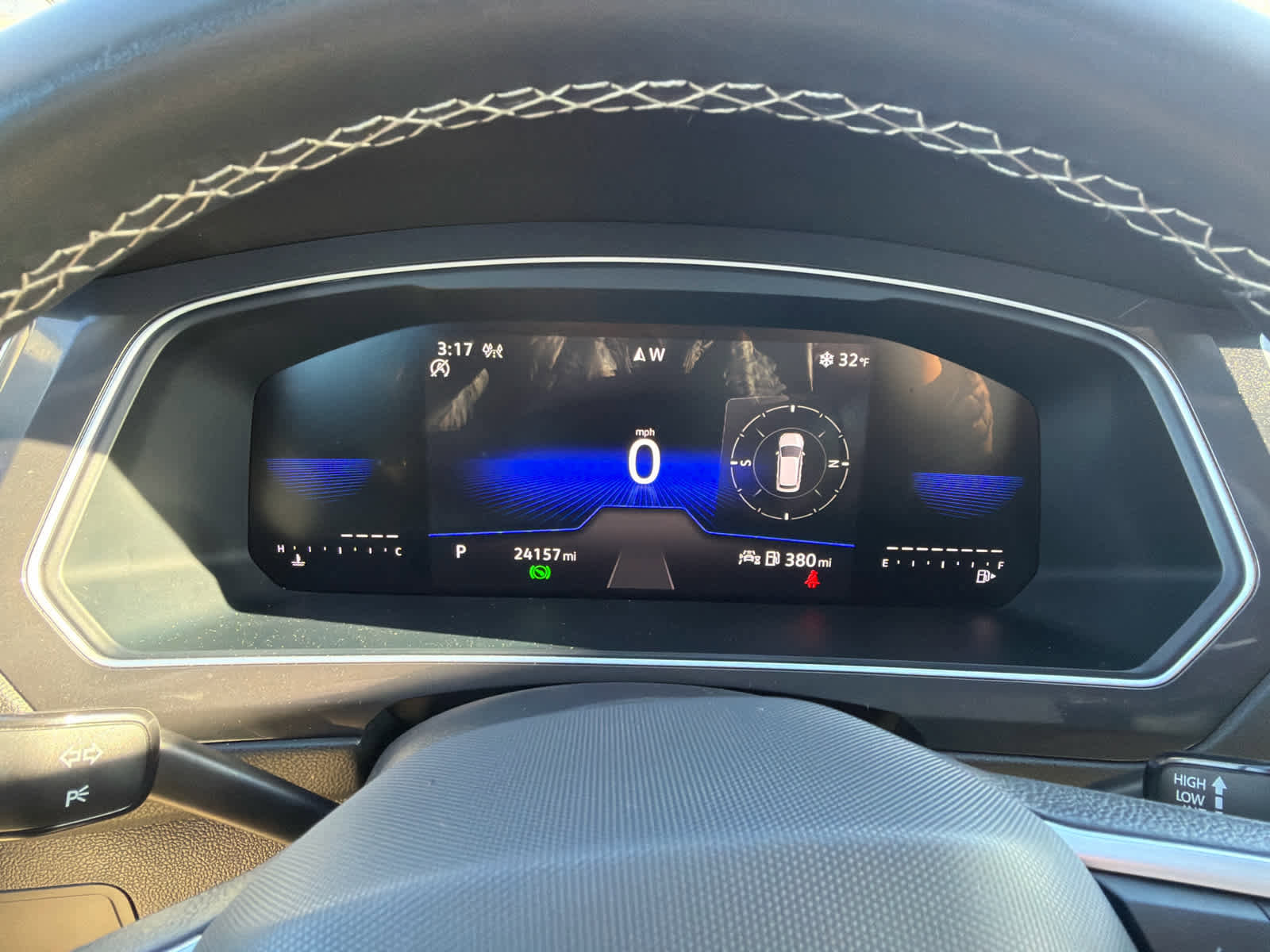 Used 2024 Volkswagen Tiguan SE image 28