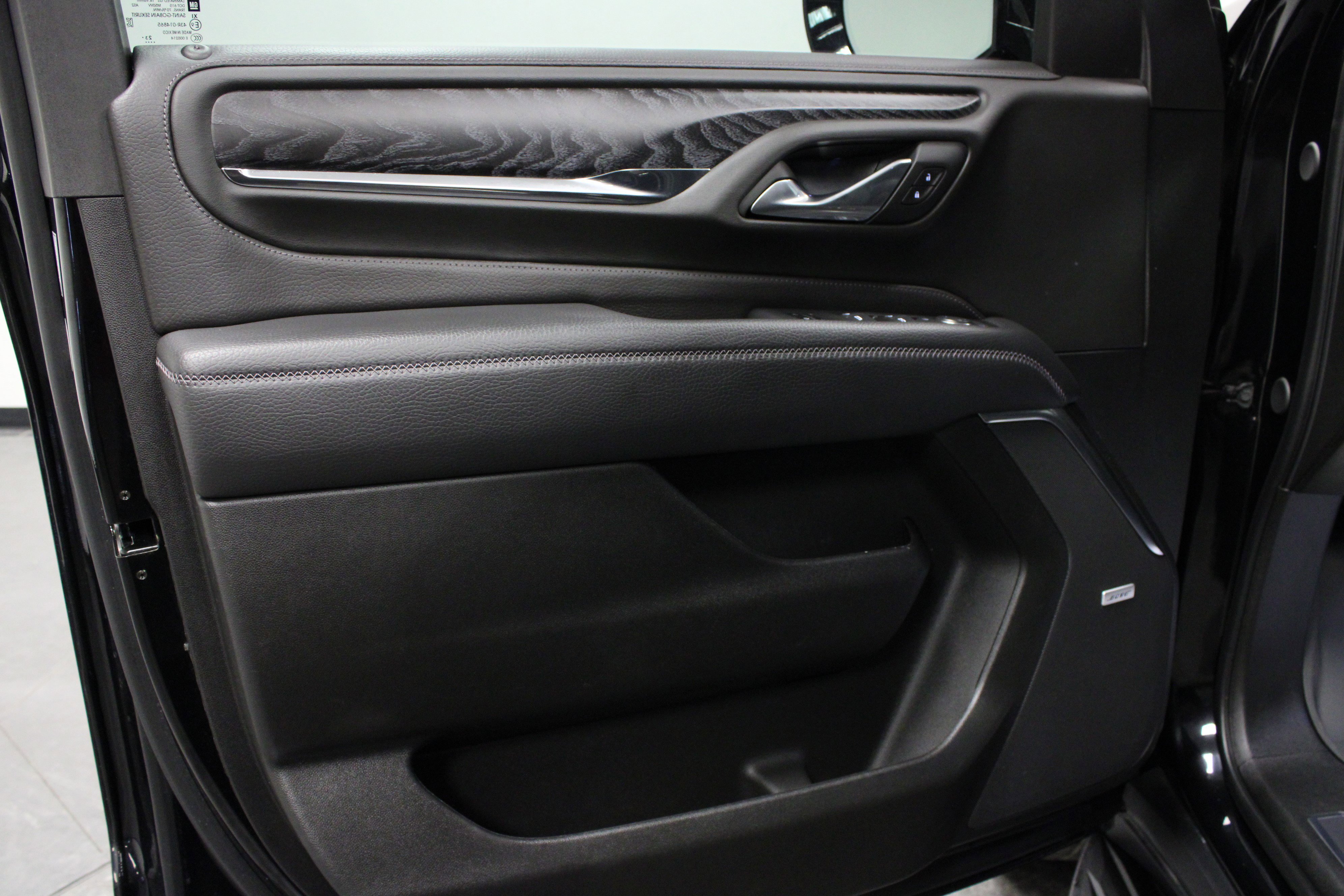 Used 2024 GMC Yukon XL Denali image 11