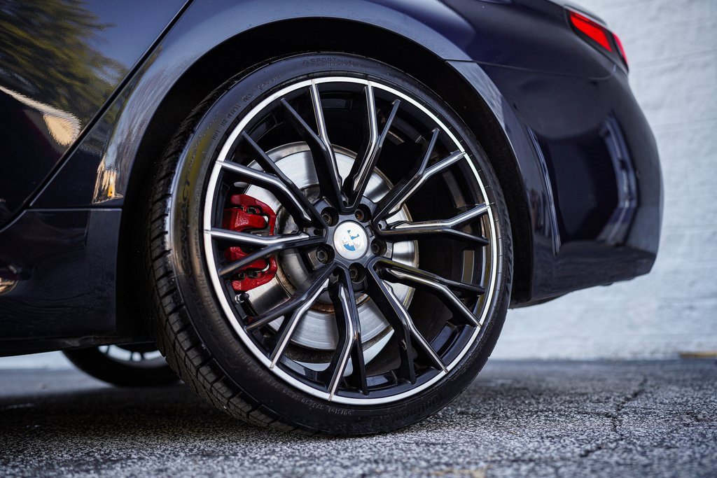 Used 2023 BMW M550i xDrive w/ Dynamic Handling Package image 17