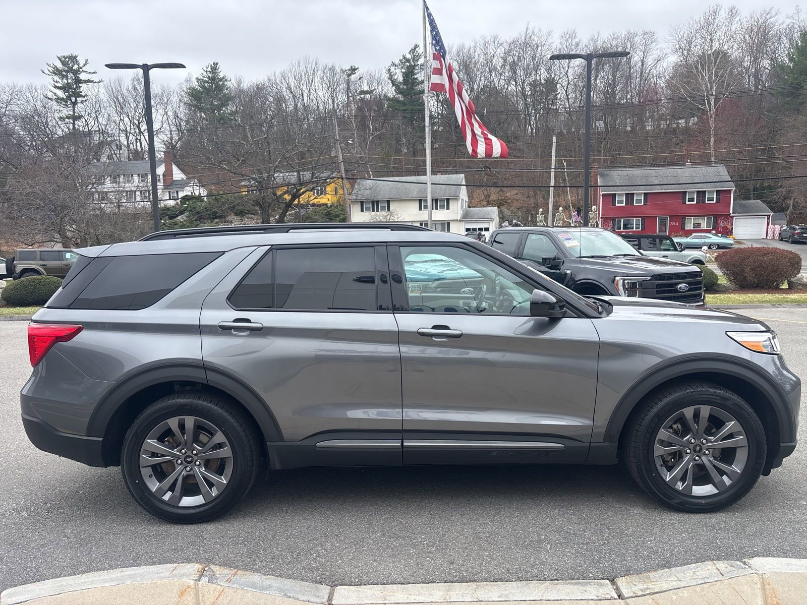 Certified 2023 Ford Explorer XLT w/ Equipment Group 202A AWD/4WD image 6