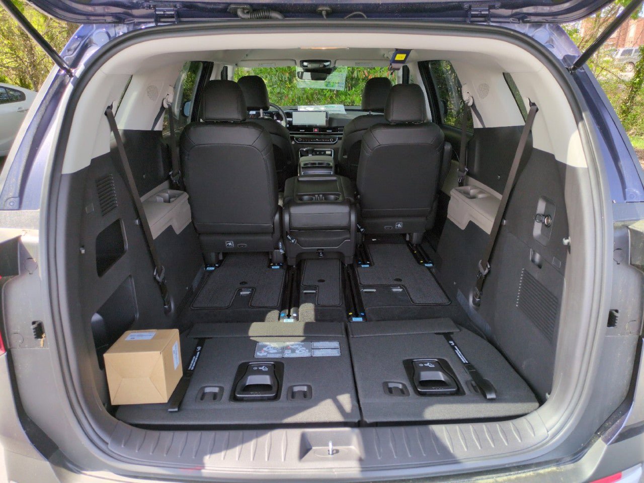 New 2026 Kia Carnival FWD image 40