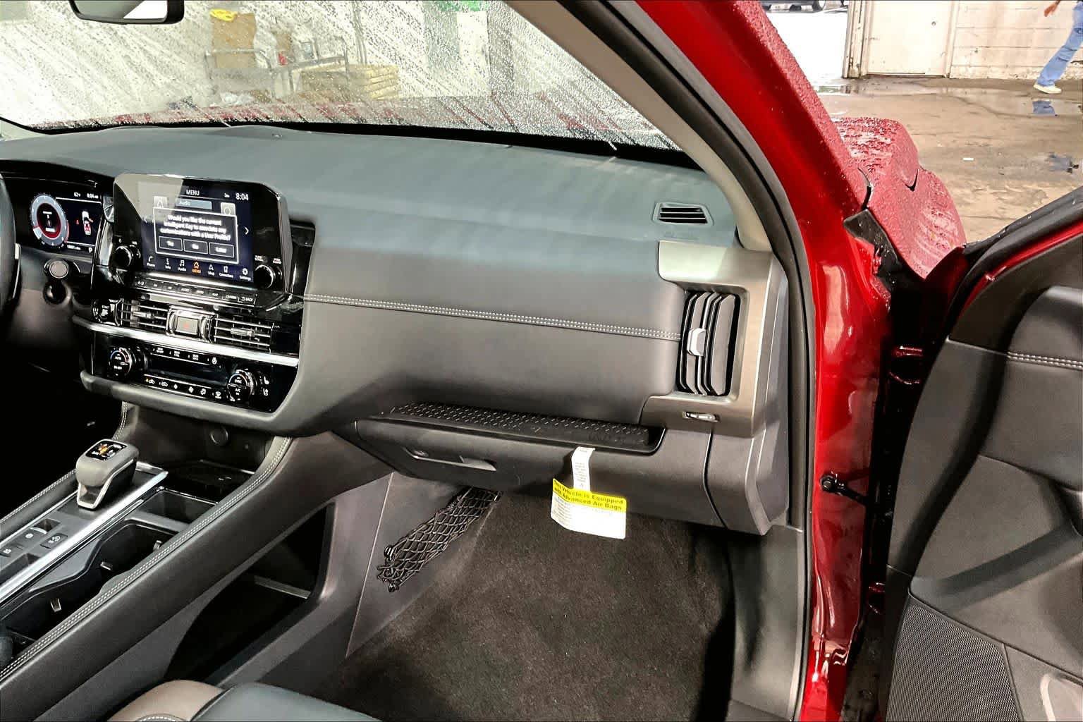 Used 2025 Nissan Pathfinder Platinum FWD image 19