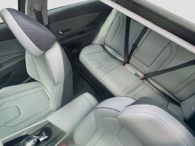 New 2026 Hyundai Elantra SEL Sport FWD image 22