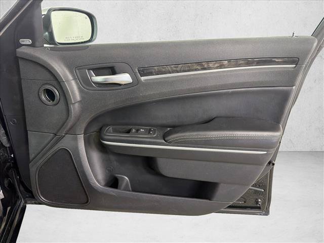 Used 2020 Chrysler 300 Limited RWD image 16