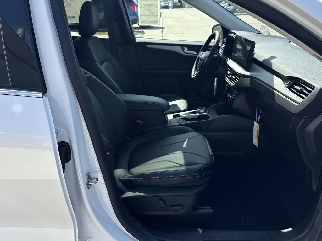 New 2025 Ford Escape SE w/ PHEV Premium Package image 40