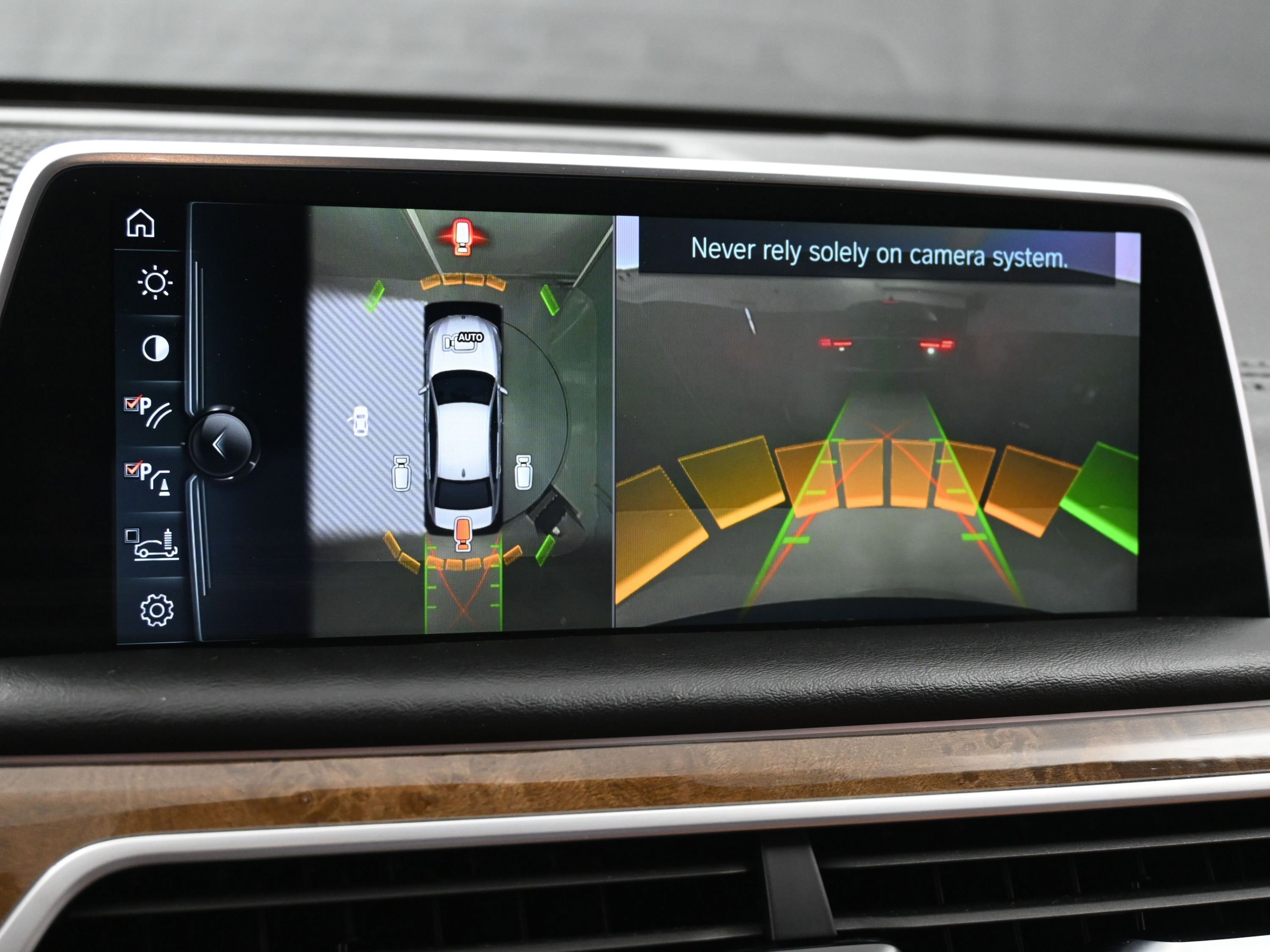 Used 2017 BMW 750i xDrive image 17