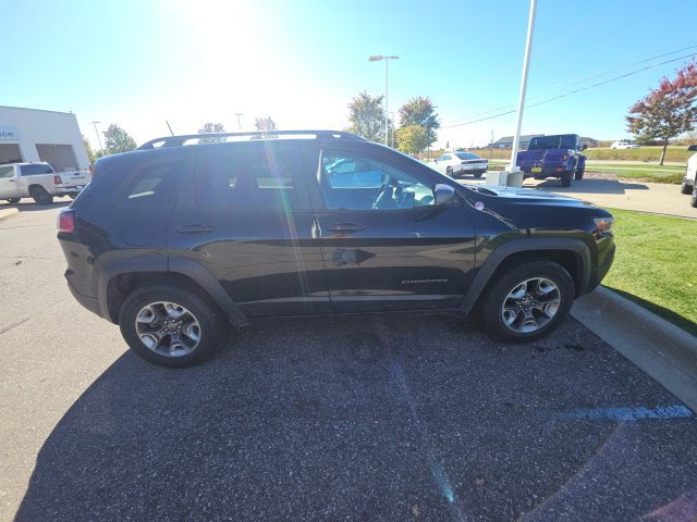 Used 2019 Jeep Cherokee Trailhawk w/ Cold Weather Group AWD/4WD image 3