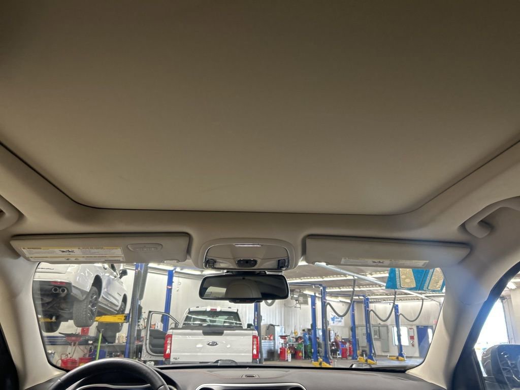 Used 2017 Jeep Cherokee Limited w/ Luxury Group image 19