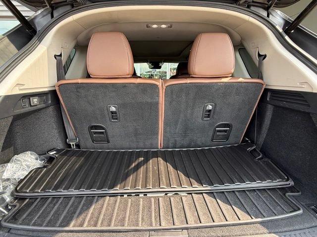 Used 2023 Acura MDX w/ Technology Package FWD image 17
