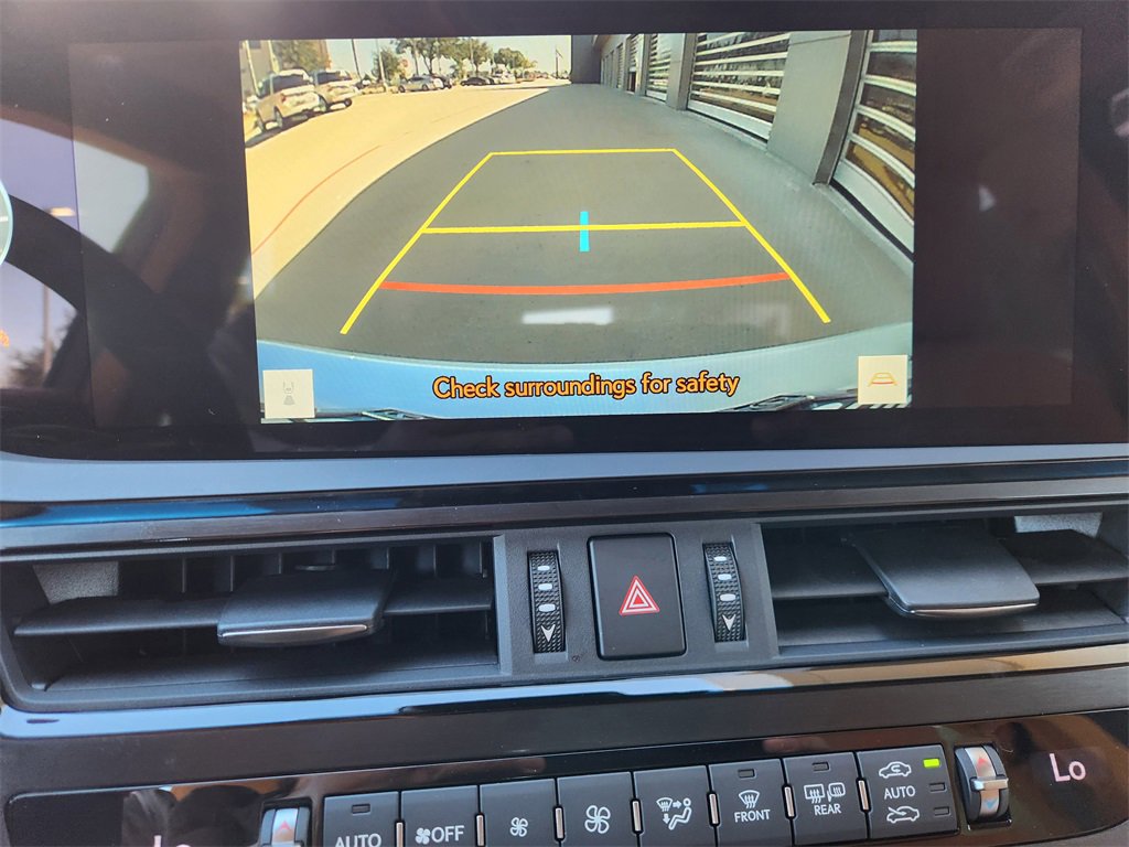 Used 2025 Lexus ES 350 w/ Premium Package image 17