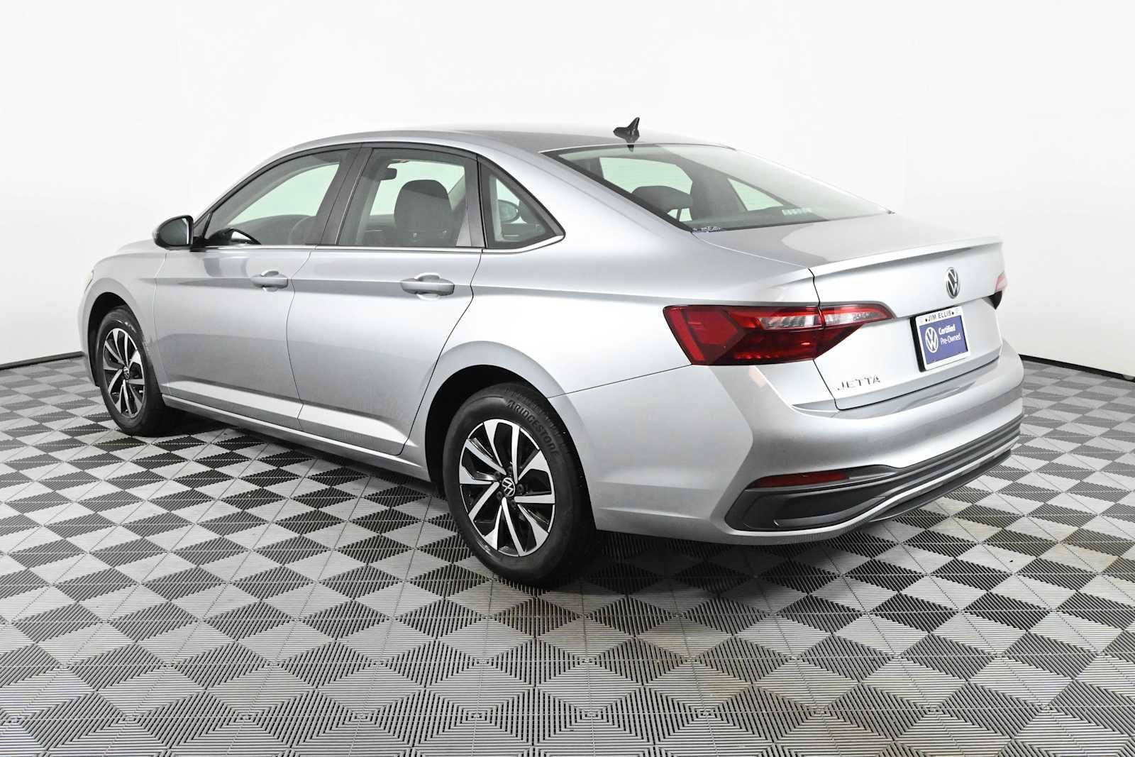 Certified 2022 Volkswagen Jetta S FWD image 5