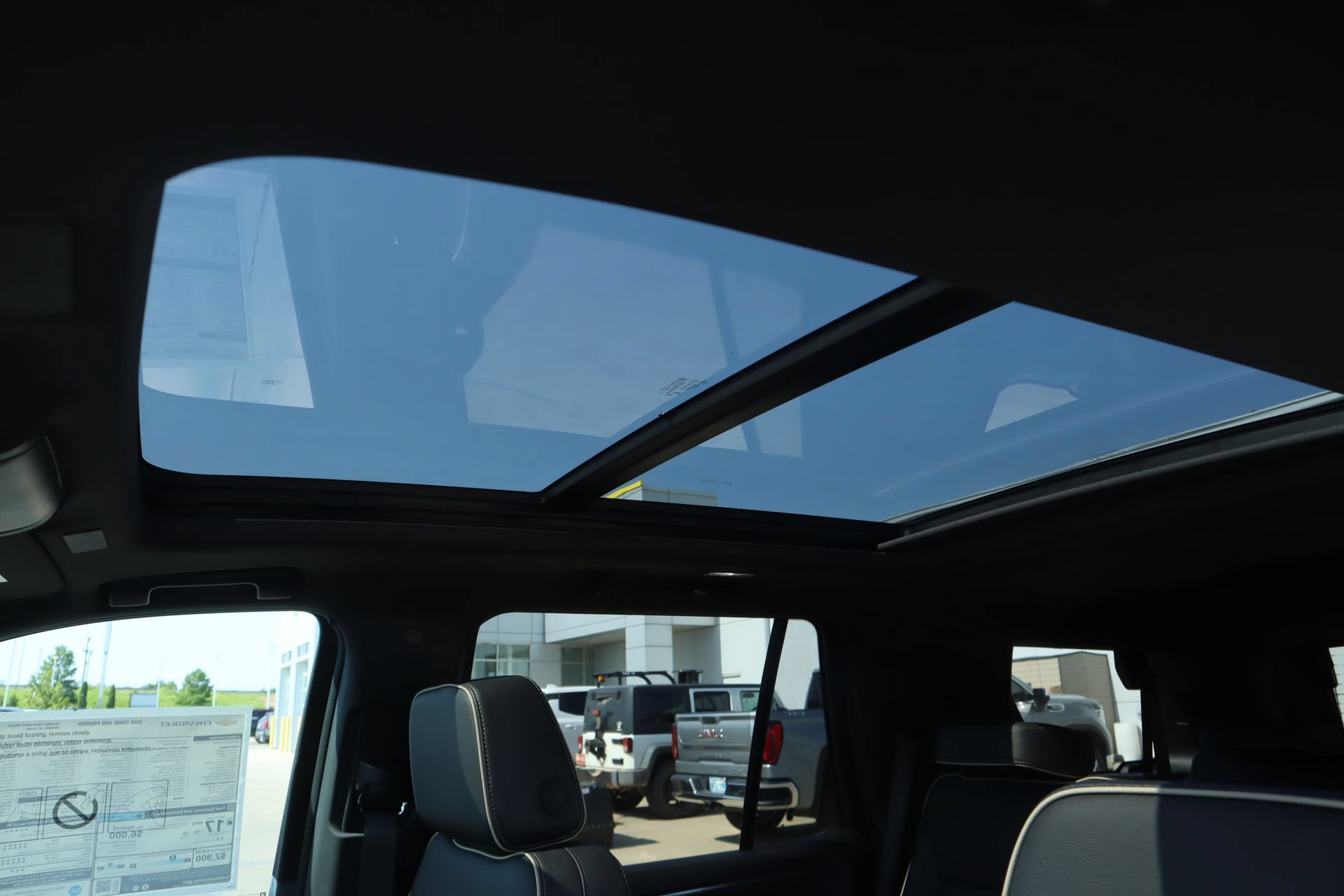 New 2026 Chevrolet Tahoe Premier w/ Sun And Tow Package AWD/4WD image 25