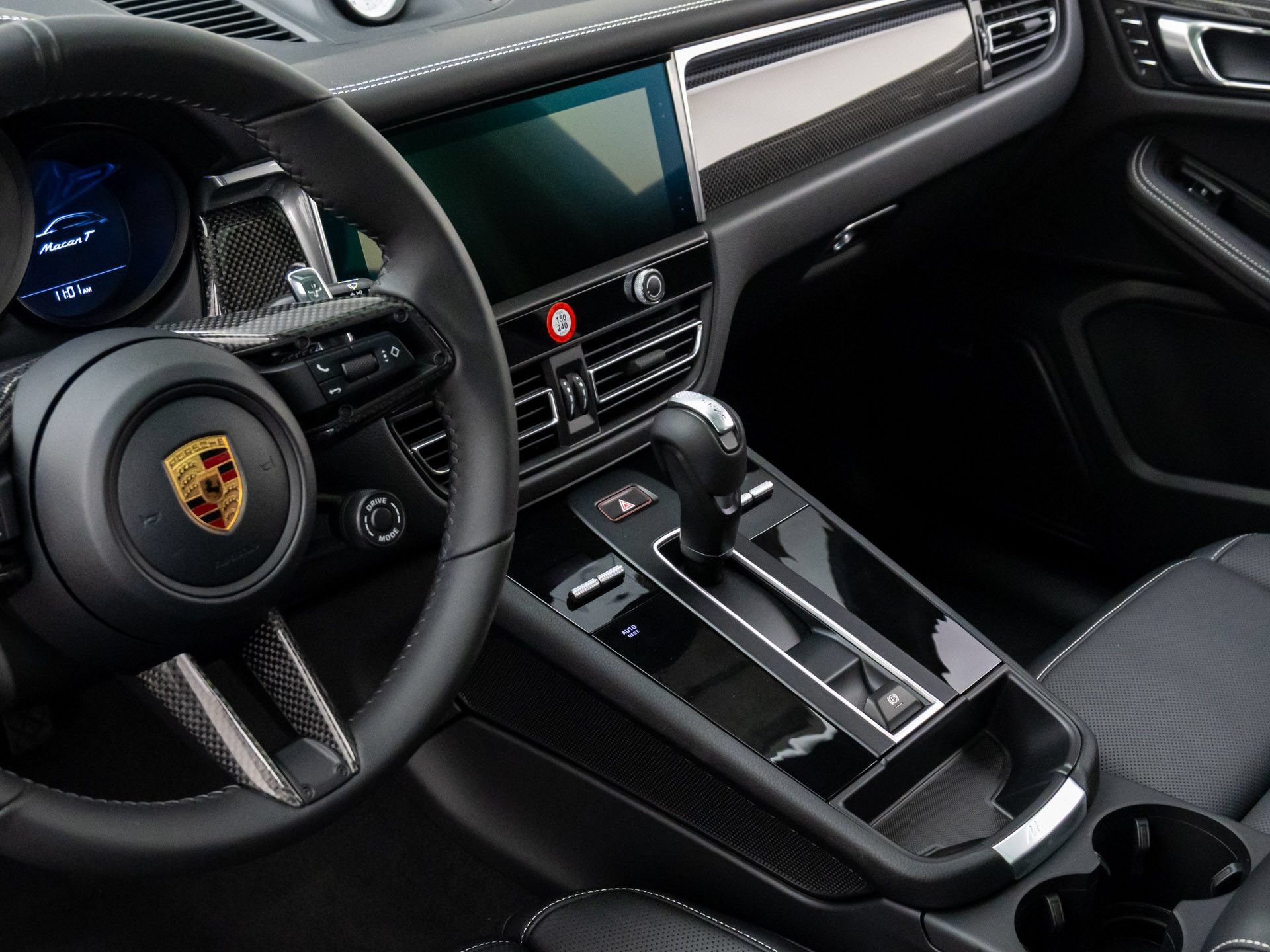 New 2026 Porsche Macan Turbo AWD/4WD image 13