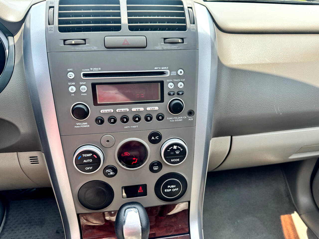 Used 2011 Suzuki Grand Vitara Limited image 19